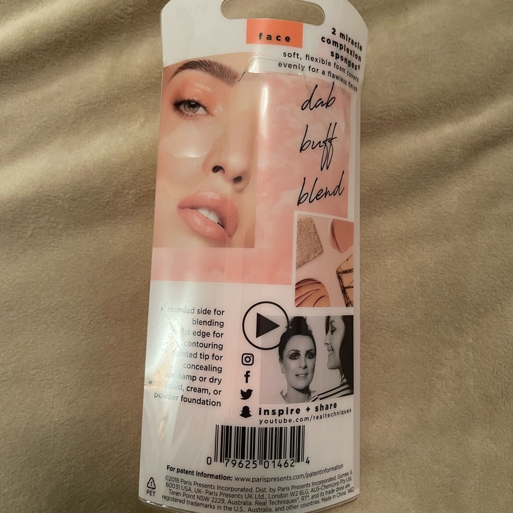 Real techniques complexion sponge - Picture 3 of 3